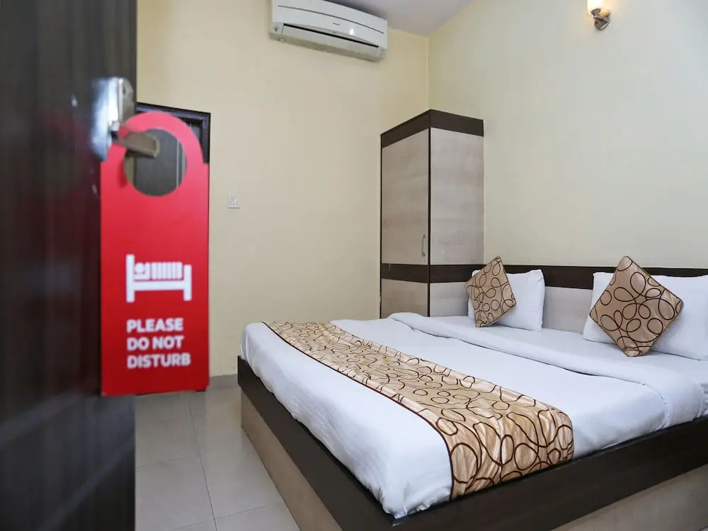 OYO 4009 Hotel HKJ Palace