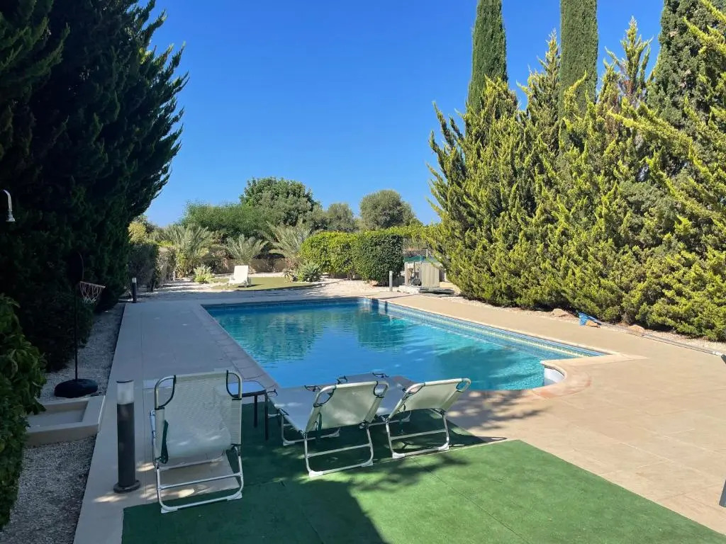 Luxurious 3 Bedroom Villa with Pool
