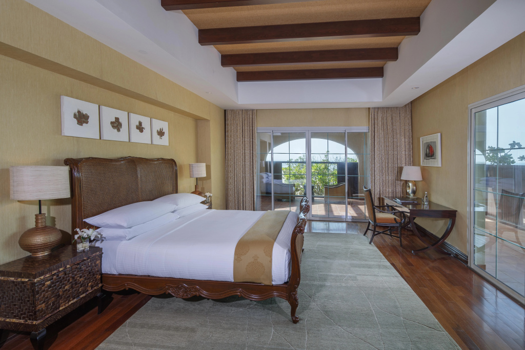 Anantara Desert Islands Resort & Spa