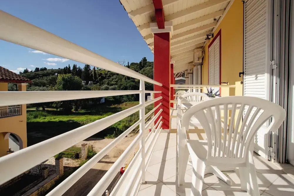 Solena Studios Kavos