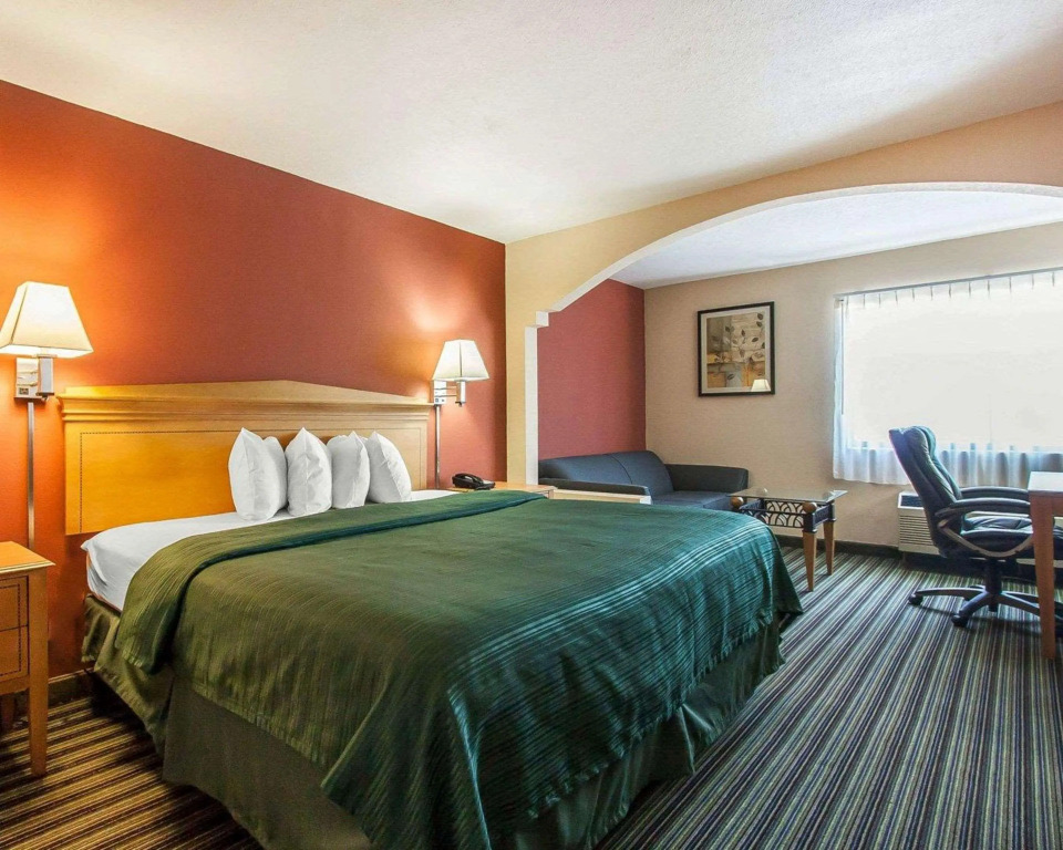 Econo Lodge Inn & Suites Centerville
