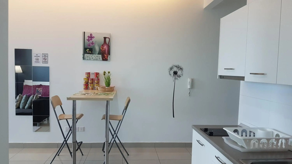 Cyberjaya Cybersquare Suite by Kroll Home2stay with UNIFI TV Wifi Studio Apt