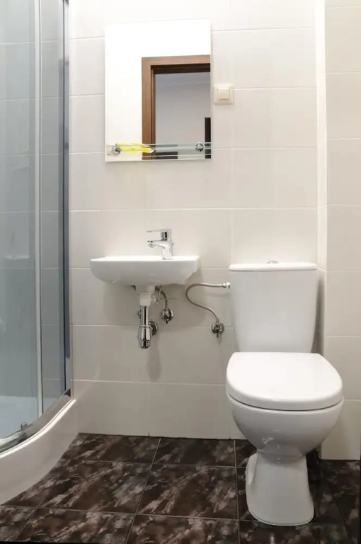Baza Hotelowa Bobrowiecka 9