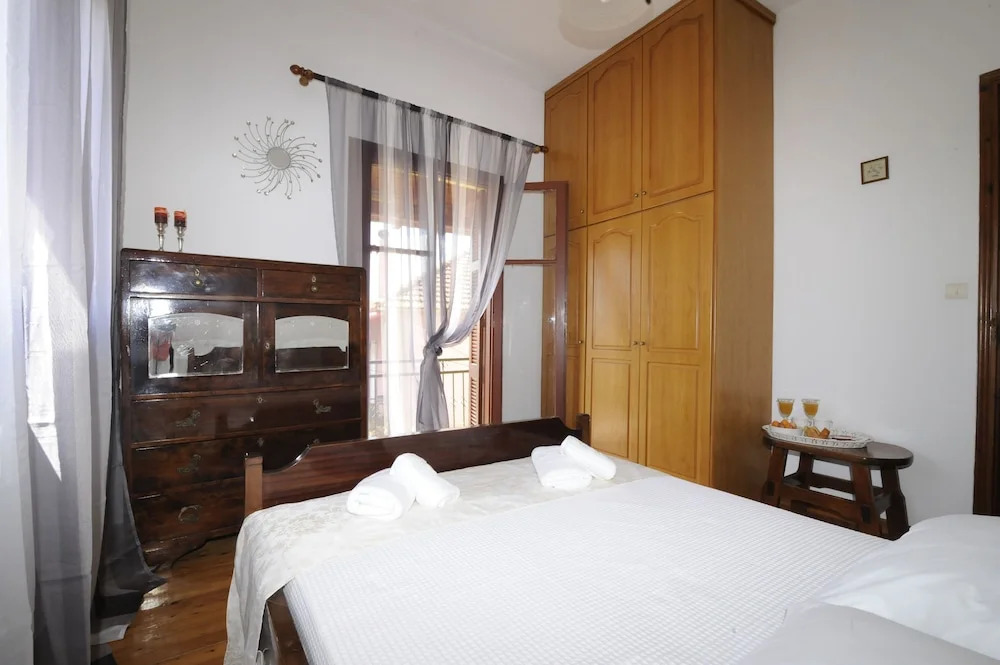 Traditional Greek Maisonette Antiperni