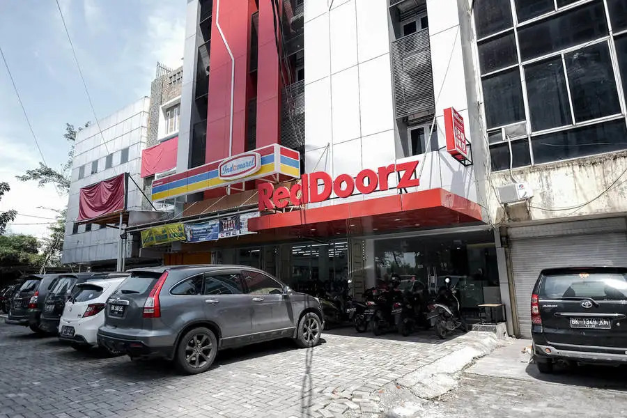 RedDoorz Plus near Deli Park Mall Medan