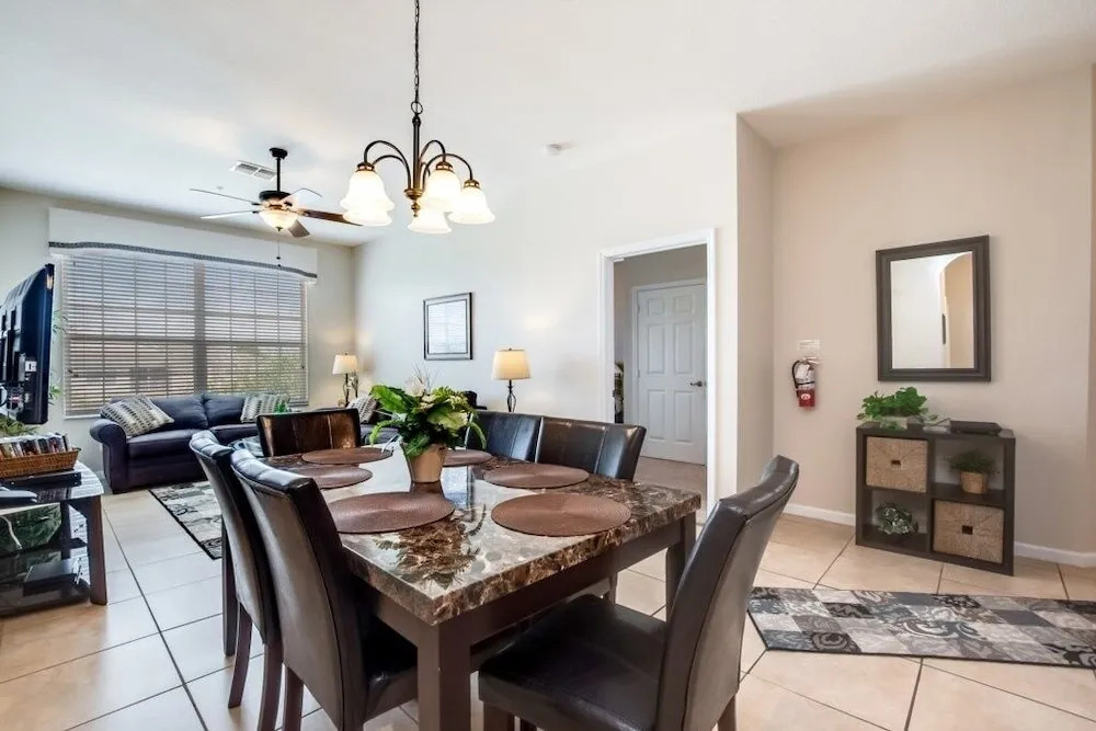 2307butterway 3 Bedroom Condo by Redawning