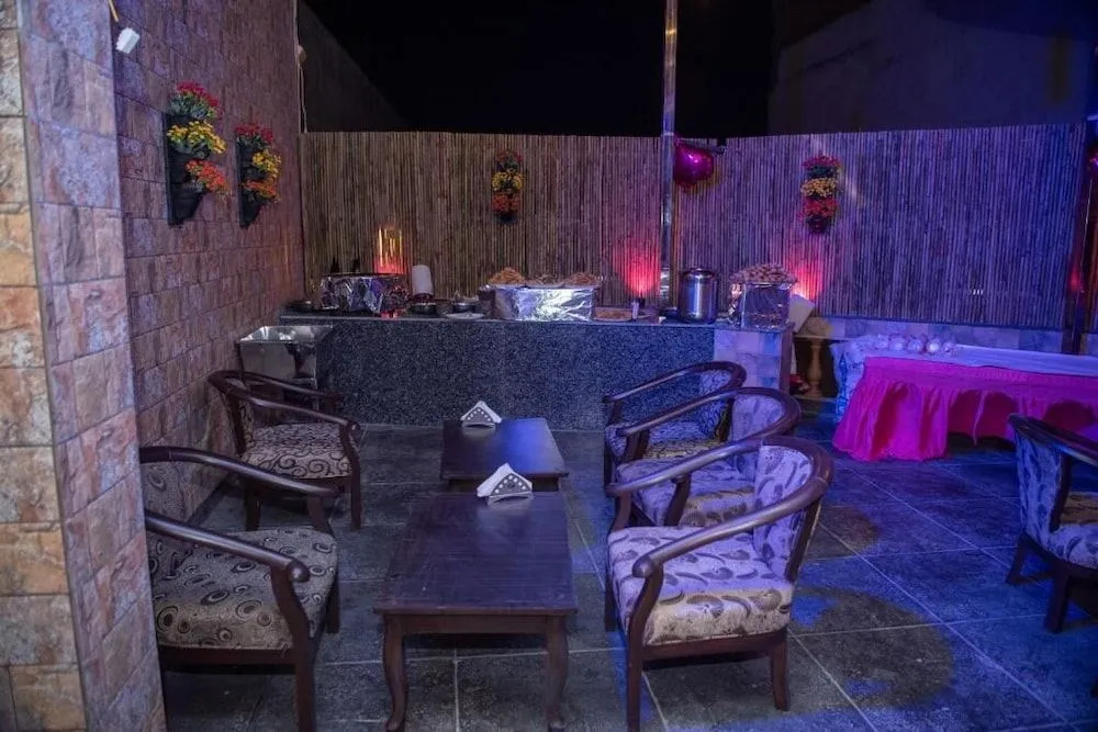 Hotel Mahajan International
