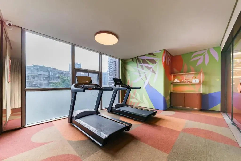 7 Days Premium Hotel