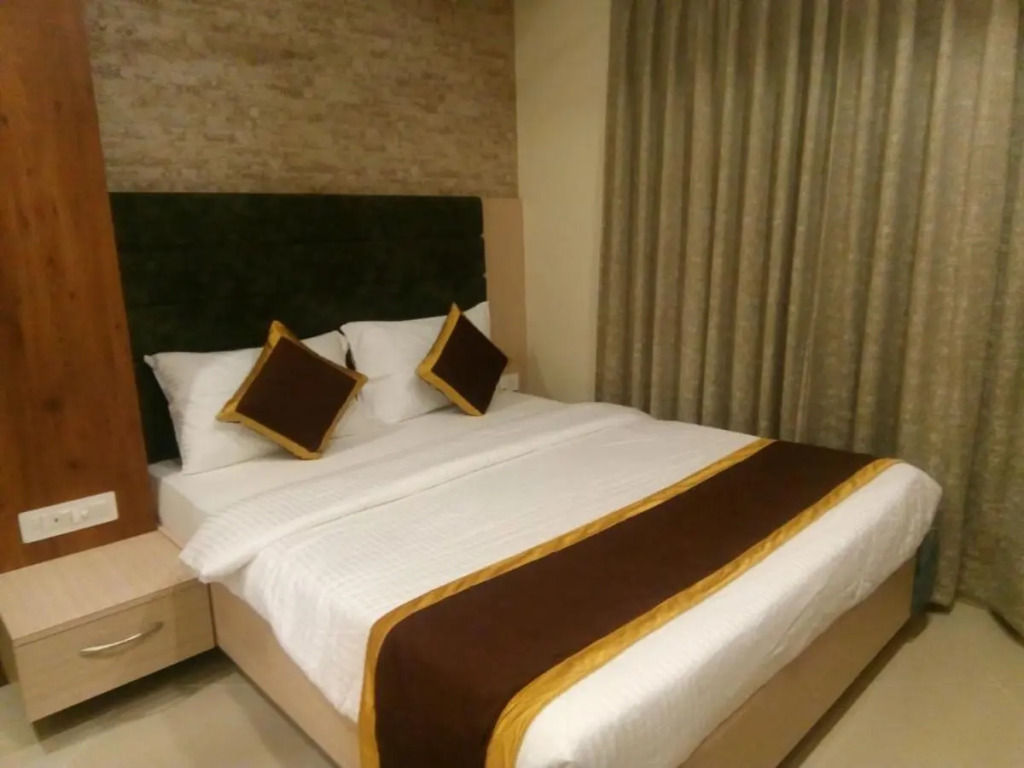 The Panash Hotel & Banquets