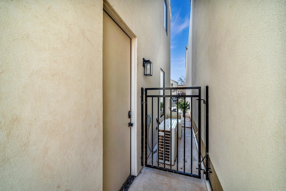 Desert Bungalow #h8 3 Bedroom Home
