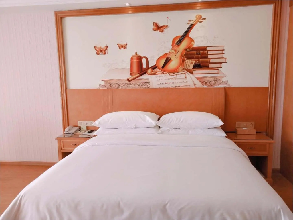 Vienna Hotel Kunming Yunda West Road Xiaodong Village Metro Station