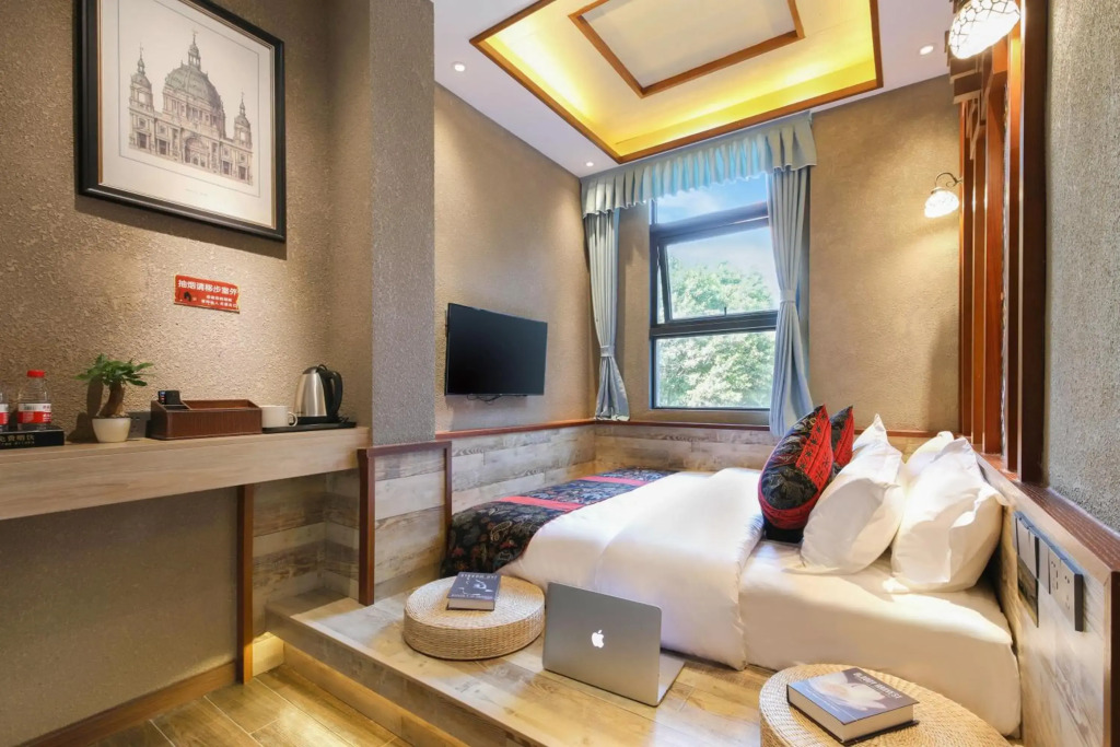 Zou Qu Ye Travel Hotel