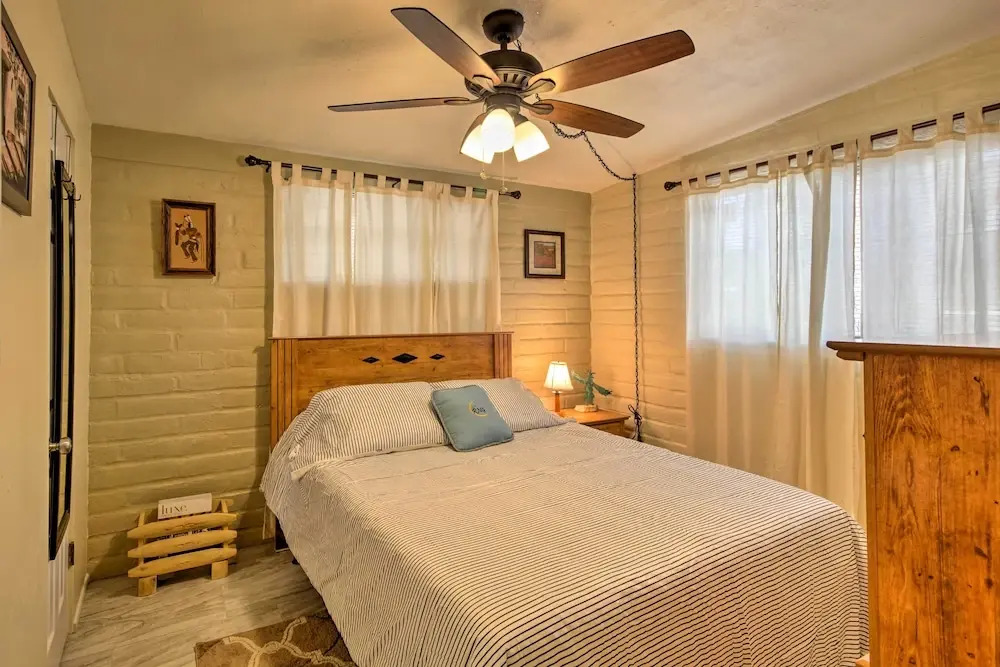 Renovated Tucson Gomez Casita w/ Yard < 7 Mi to DT