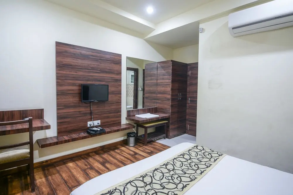 Fabhotel Kamla Regency