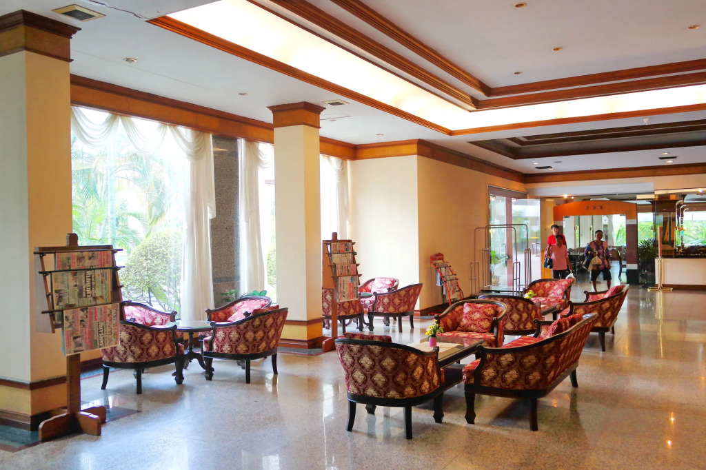 Grand Park Hotel