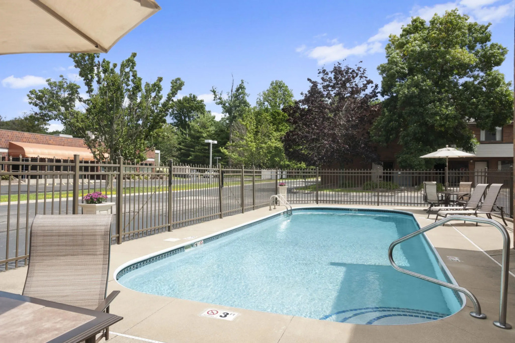 Super 8 Beachwood Cleveland Area