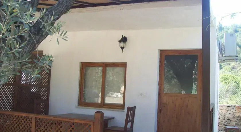 Yakamoz Pansiyon Mazı