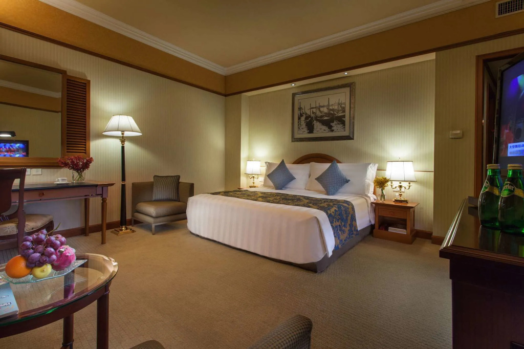 Hotel Indigo Shenzhen Overseas Chinese Town by IHG