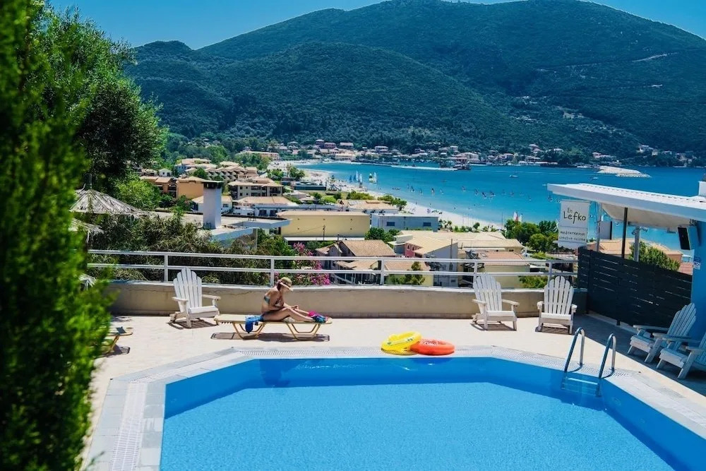 Ponti Beach Hotel