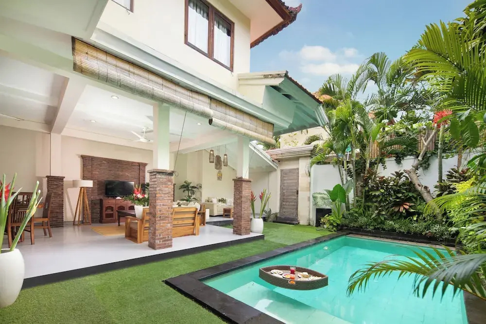 Red Lotus Seminyak Villa