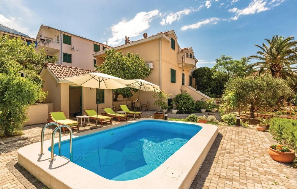Beautiful Home in Makarska With Wifi and 2 Bedrooms
