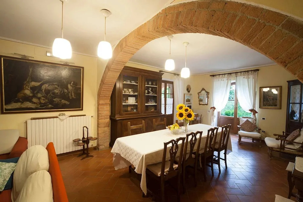 Panoramic Villa in Tuscany Rolling Hill, Well Connected, Everyday new Journey to