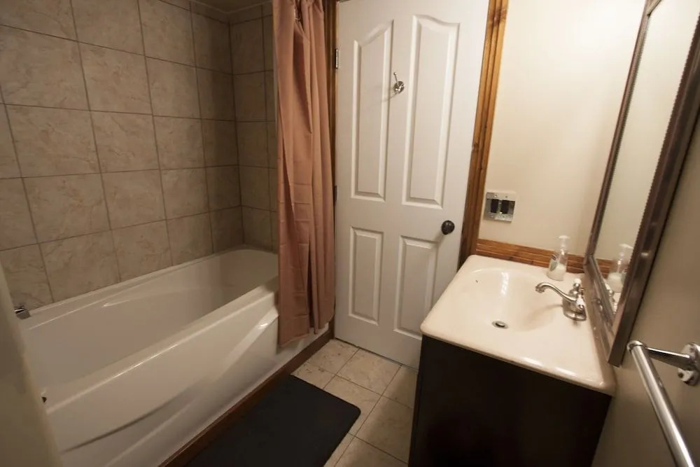 Cobblestone Manor B&B