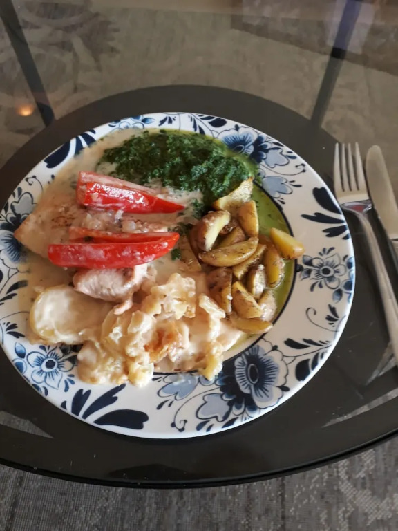 Cosy Dinner and Bed