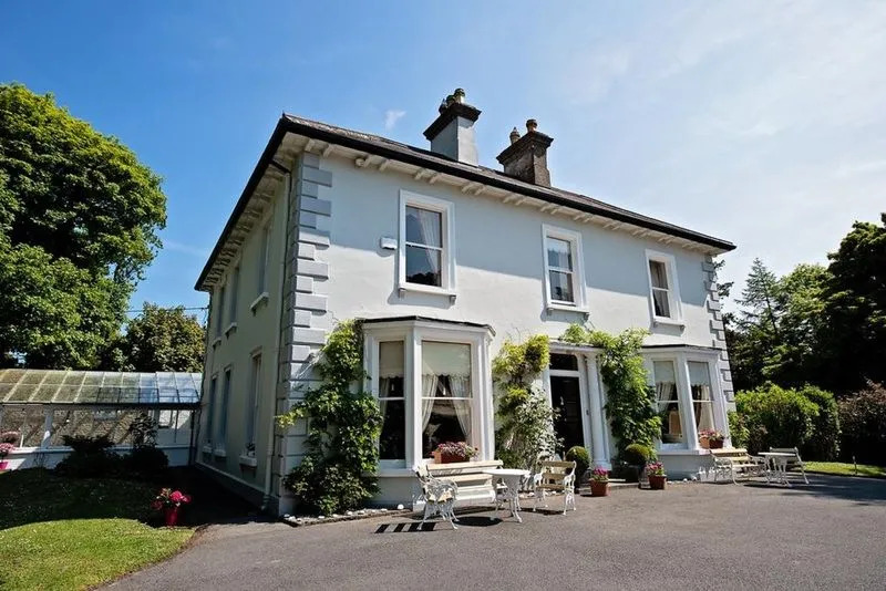 Glenmore House