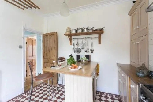 York Rise by Onefinestay