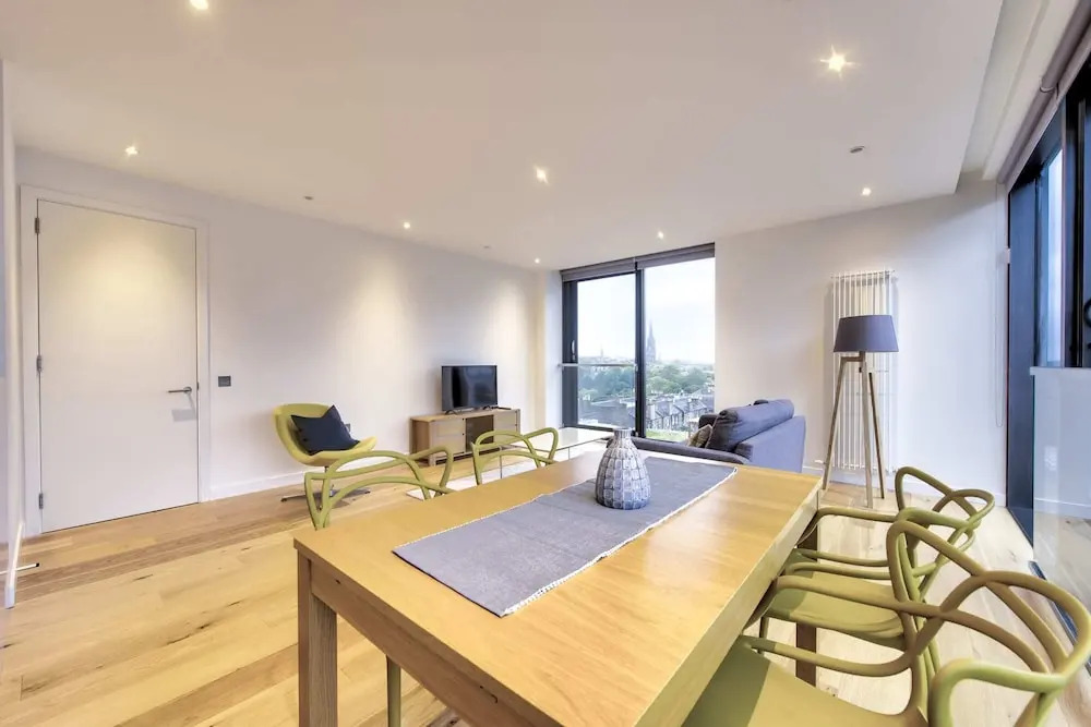 Guestready - Stylish Top Floor Apartment in the City Centre