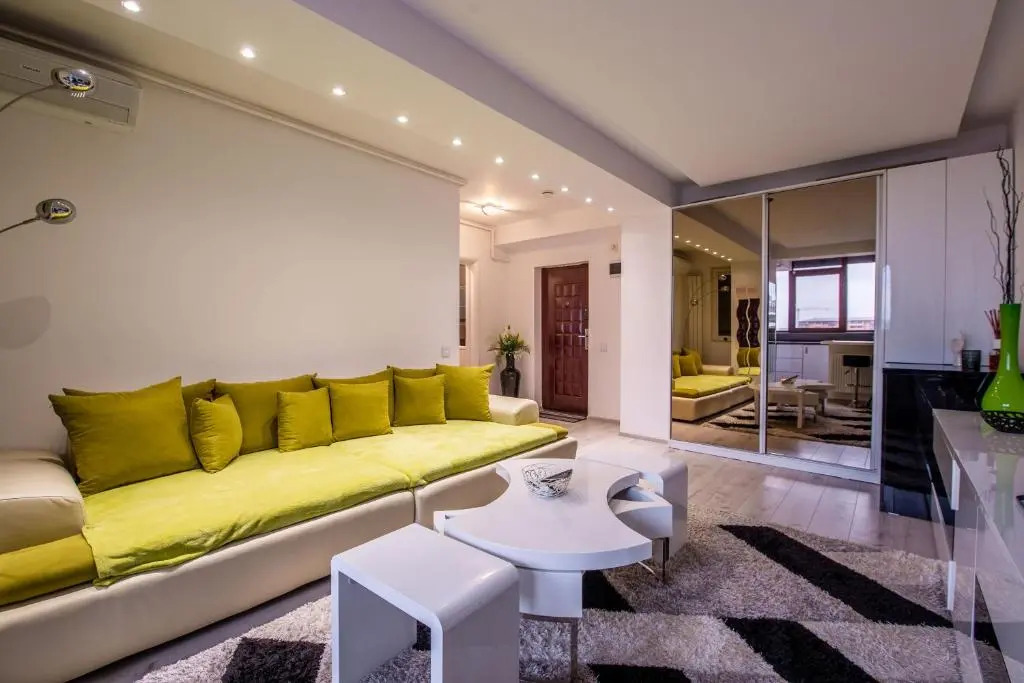 3 Room Luxury Residence Militari M2+3