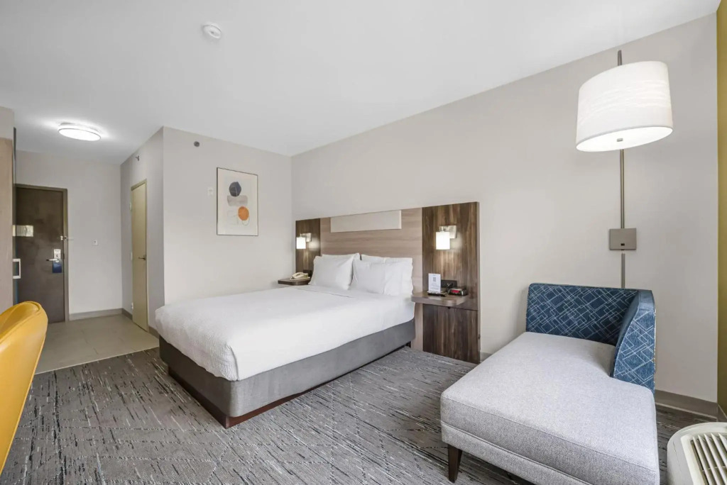Holiday Inn Express Hotel & Suites-Edmonton South by IHG