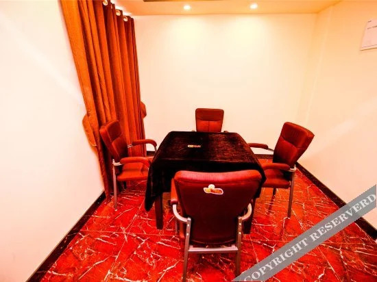 VIVA Hotel (Rongchang Commercial Center)