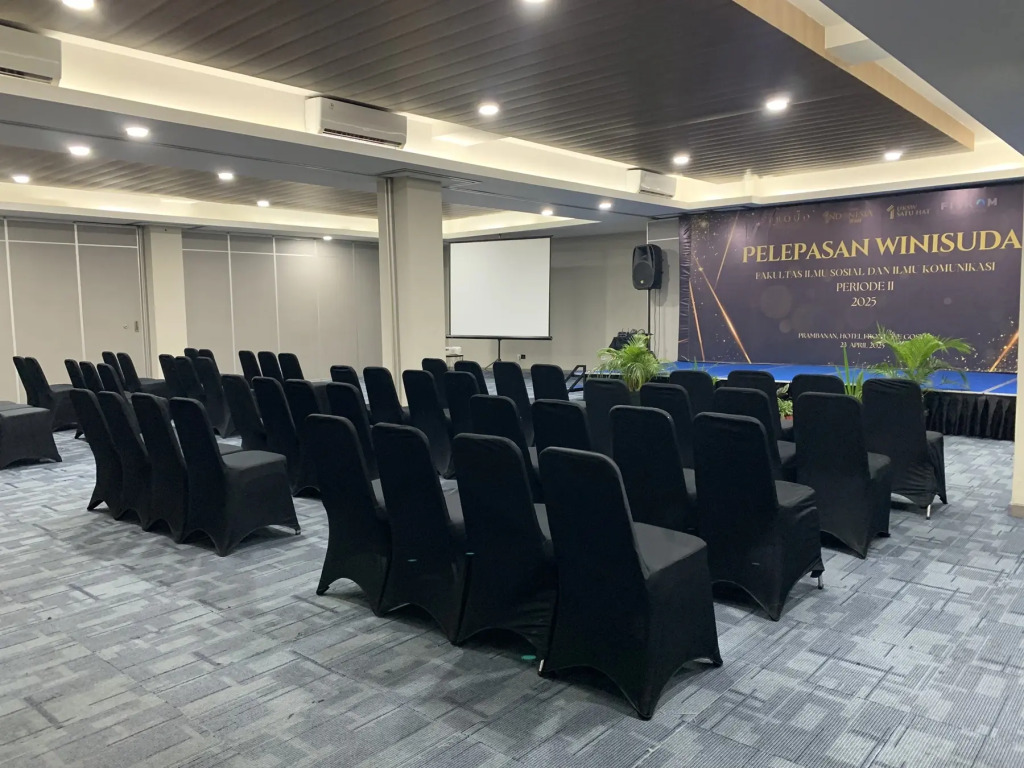 Front One Gosyen Hotel Salatiga