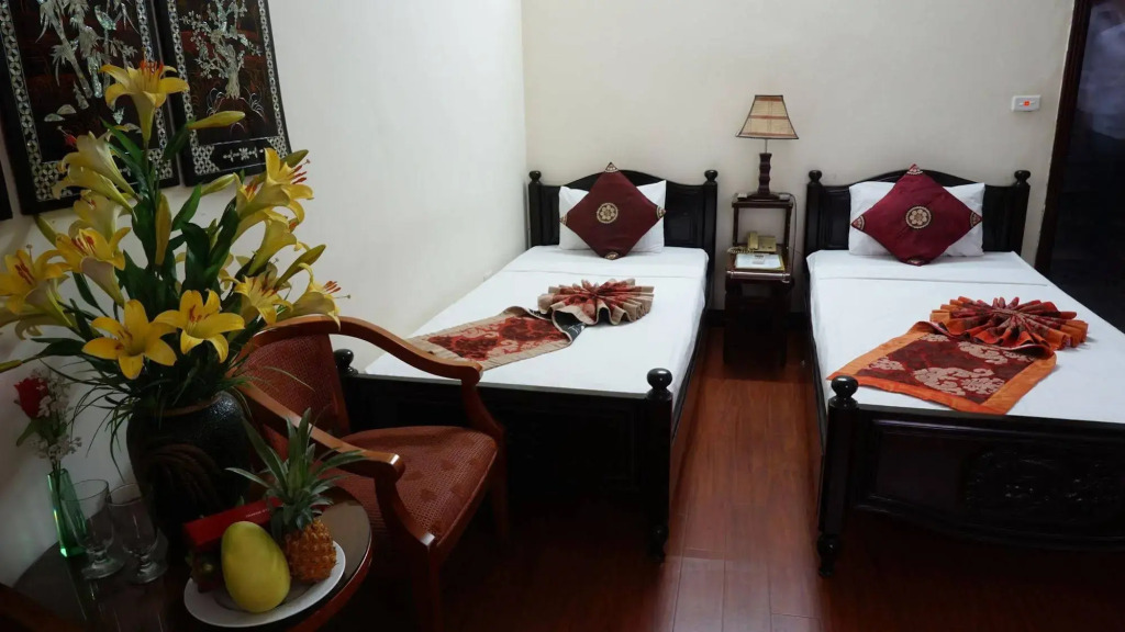 Hanoi Golden Moon Guesthouse