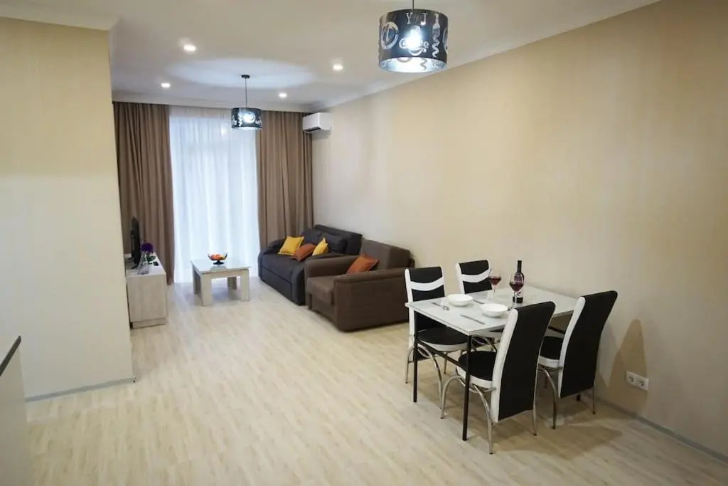 Leo Group Apartment 16-10 Elegance Batumi