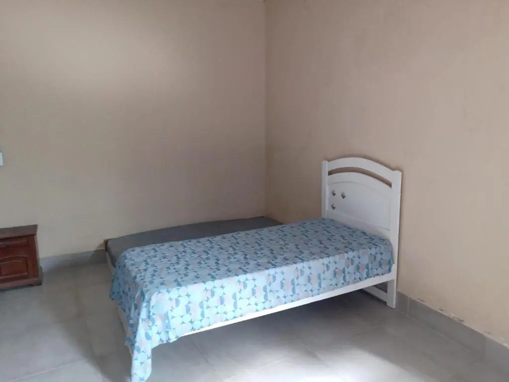 Casa conceito aberto aconchegante, perto de tudo e com garagem 64m2