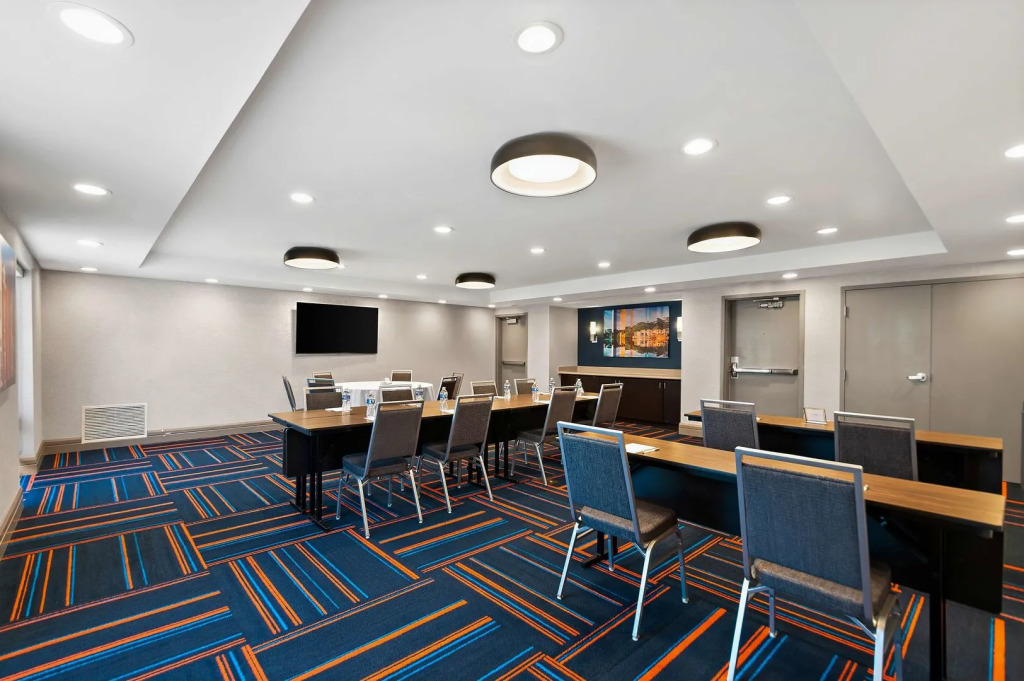 Hampton Inn & Suites Fort Belvoir Alexandria South