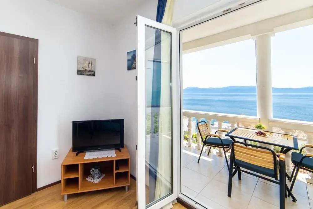 More - 60m From the sea - A3 Sime