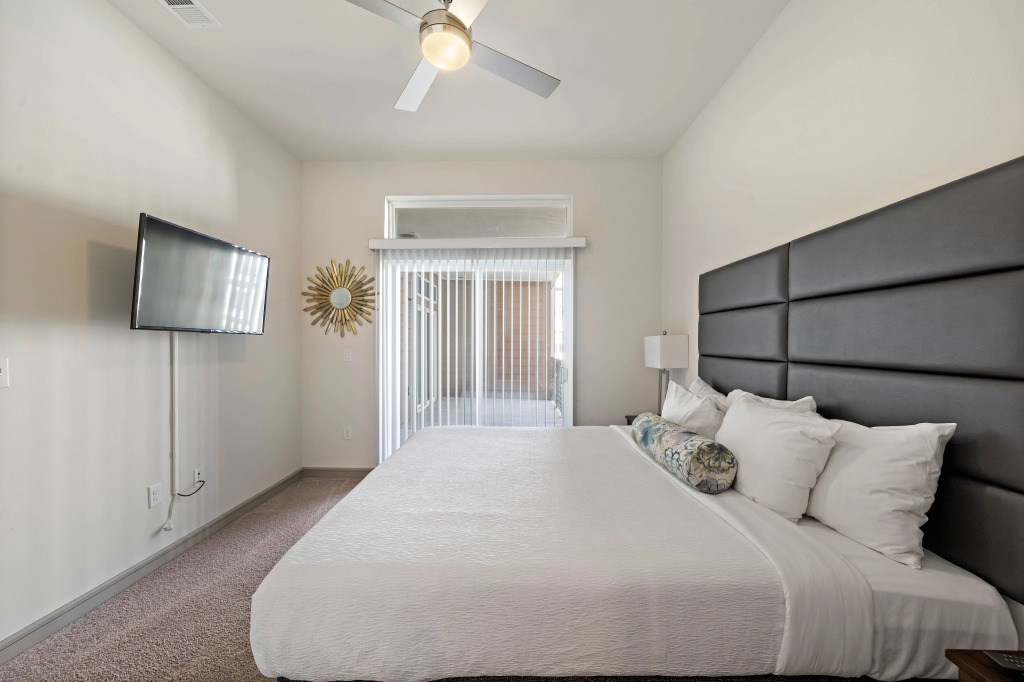 Downtown Location ✔Deep Cleaned ✔Modern Living