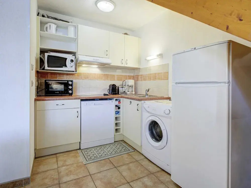Quiet 6-guest Apartment in Homps