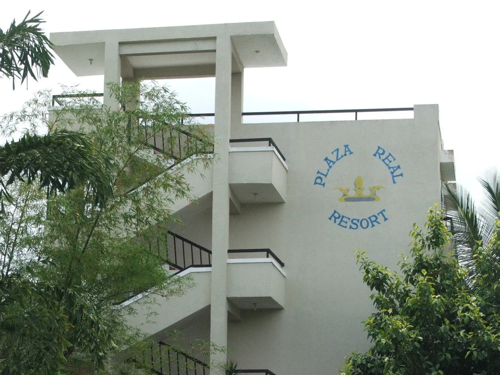 Plaza Real Resort