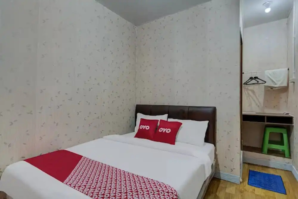 Sukomanunggal Inn by OYO Rooms