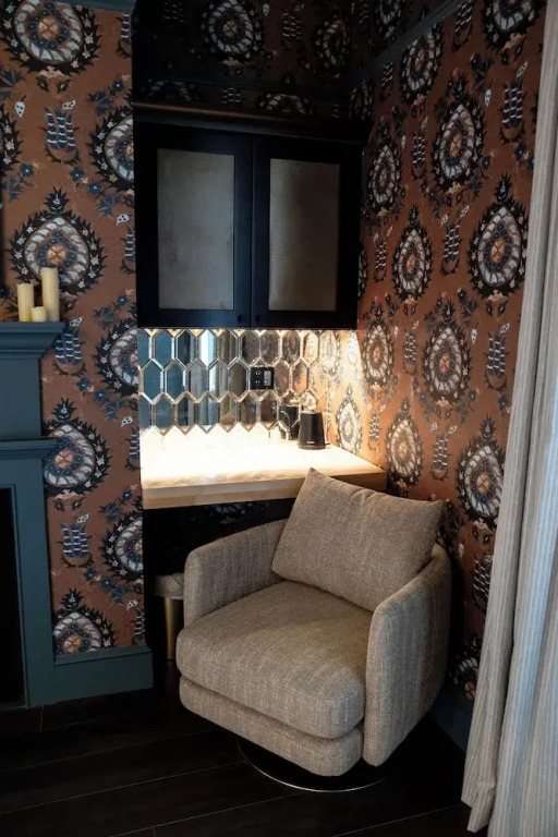 The Gas Lamp Hotel - 1BR - Latimer