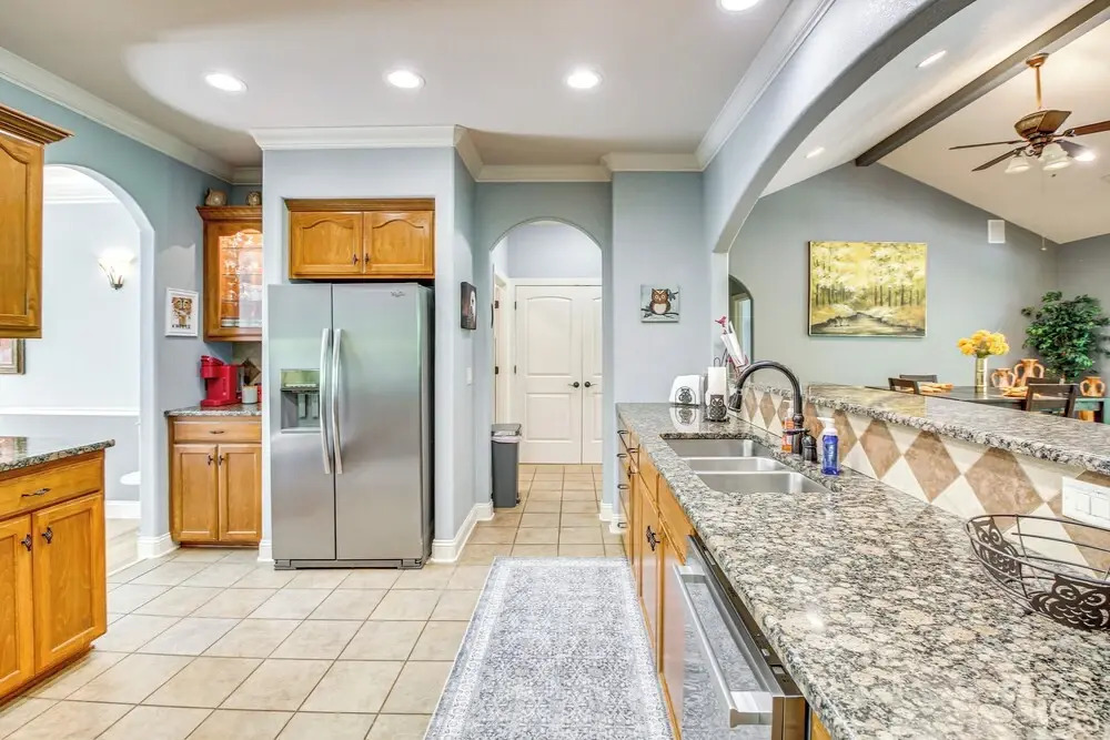 < 5 Mi to Lake Desoto: Grand Hot Springs Home