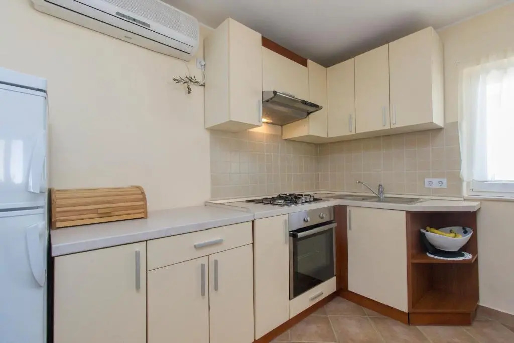 Bulat Sea View Apartments