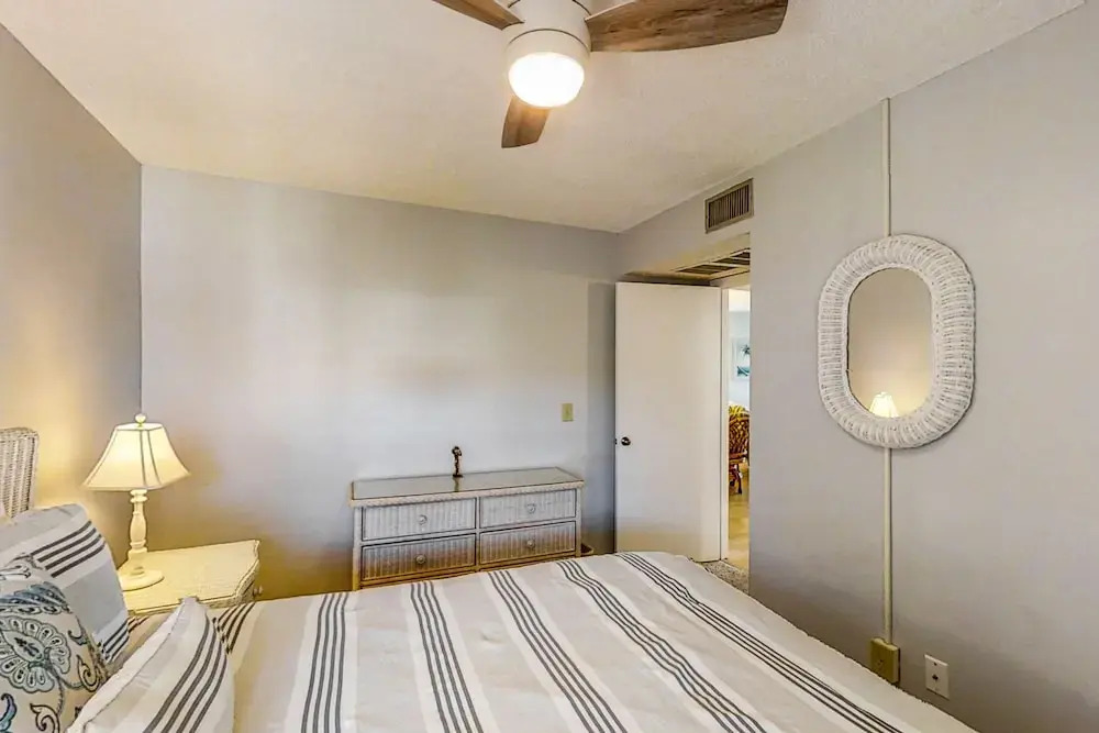 3rd-floor Condo W/fountain Views, Private Balcony & W/d, On-site Pool & hot Tubs