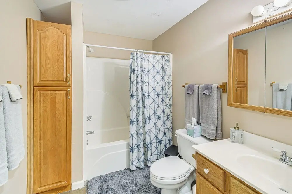 2 Mi to Branson Landing: Quiet Home w/ Lake View
