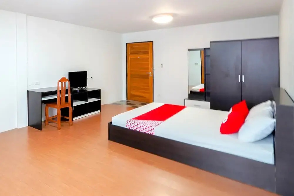 The Palm Apartment by OYO Rooms